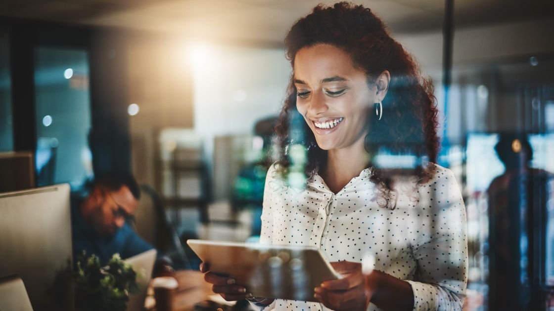 Tech-Driven Journalism: Education and Innovation in the Digital Era